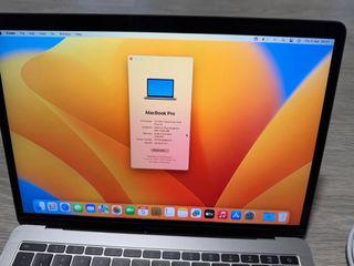 MacBook Pro 2017 8GB RAM 256GB SSD