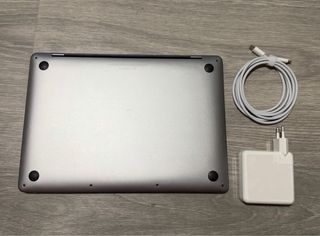 MacBook Pro 2017 8GB RAM 256GB SSD