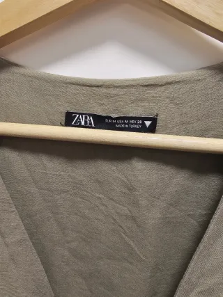 Vestido mini Zara verde corto con nudo