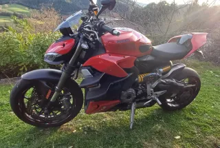 Ducati streetfighter v2