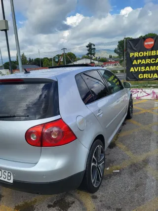 Volkswagen Golf 2004