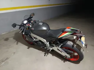 Aprilia RSV4