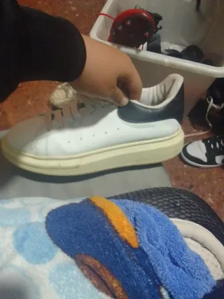 Botines negros y blancos