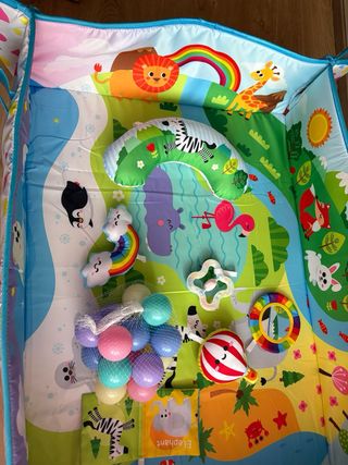 Manta de juego para bebé con gimnasio