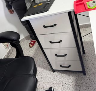 Escritorio en C de Madera y Metal