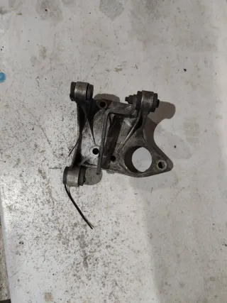 Soporte Bomba Dirección Asistida Opel