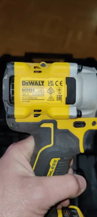 Pistola de Impacto Dewalt 18V XR Brushless DCF922