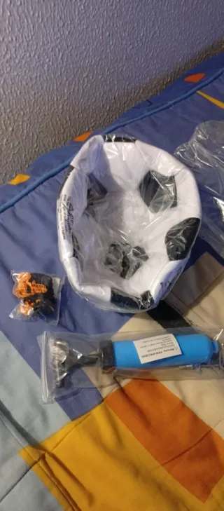 Balón de fútbol blanco y negro