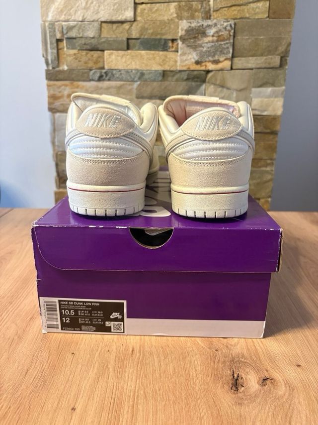 Nike SB Dunk Low City of Love