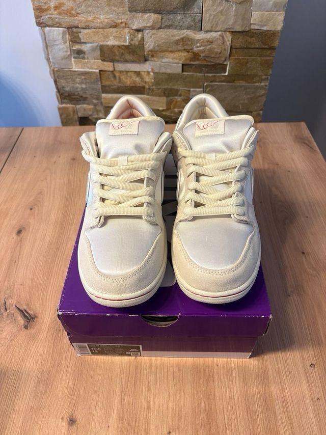 Nike SB Dunk Low City of Love