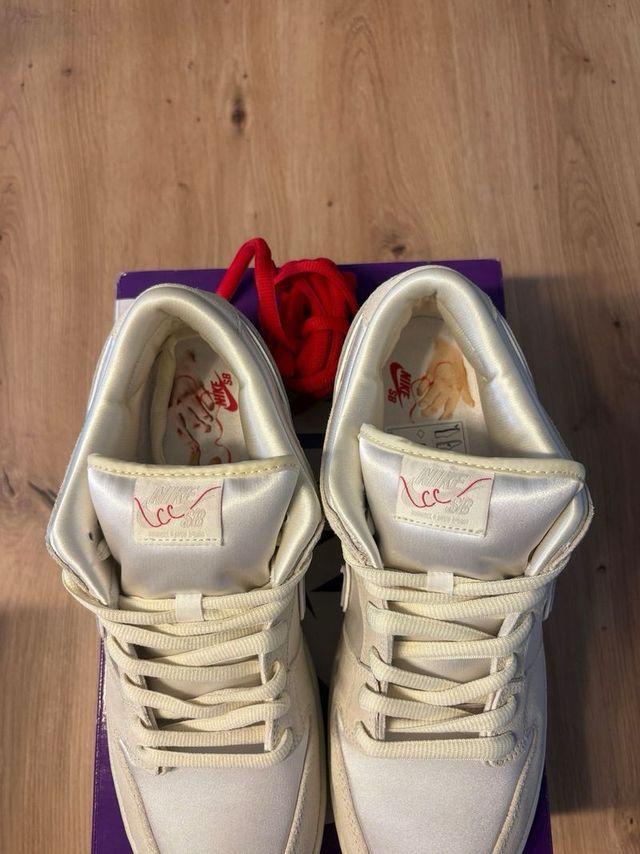 Nike SB Dunk Low City of Love