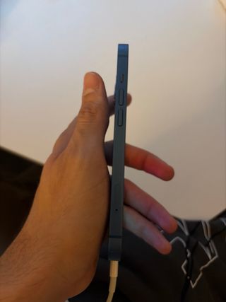 iPhone 13 Azul - Excelente Estado