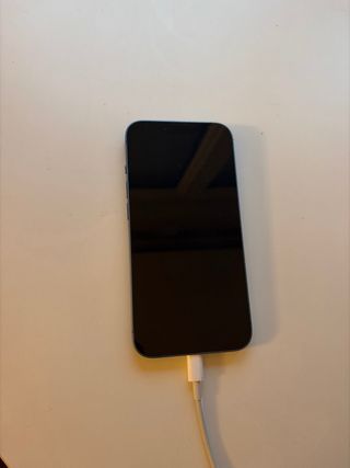 iPhone 13 Azul - Excelente Estado