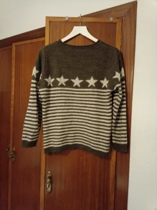 Jersey verde con estrellas blancas