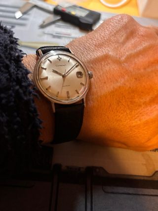 Reloj Cortebert Clásico con Calendario