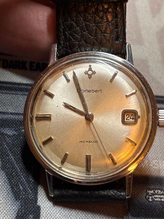 Reloj Cortebert Clásico con Calendario