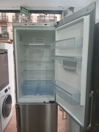 NEVERA COMBI BOSCH NO FROST ENERGÍA A+