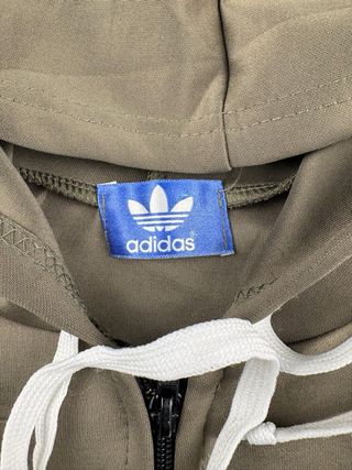 Felpa Adidas verde oliva con cappuccio