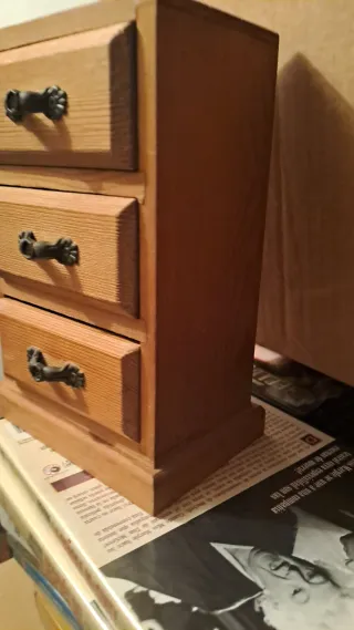 Joyero de madera con 3 cajones