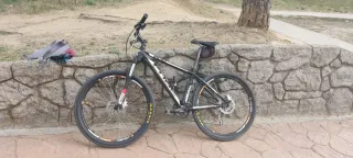 Bicicleta MTB Cube