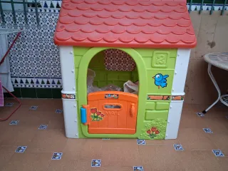Casita infantil de plástico.No envio .