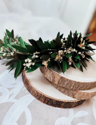 Corona de flores preservadas