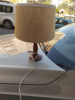 Lámpara de mesita tela y madera