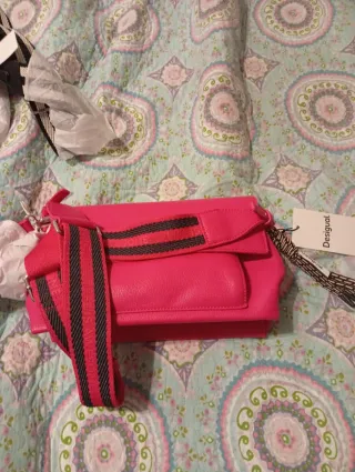 Bolso bandolera Desigual rosa