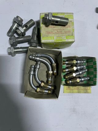 Válvulas descarga y racores bomba inyectora Pegaso