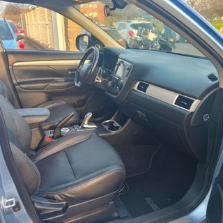 Mitsubishi Outlander 2.0 PHEV Kaiteki Auto 4WD