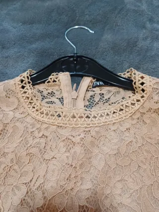 Blusa ZARA encaje beige Talla XS