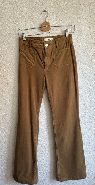 Pantalón flare pana Mango marrón