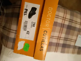 Zapatos ortopédicos de mujer Doctor Cutillas. N42