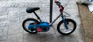 Bicicleta infantil azul