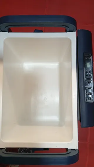 Nevera portátil eléctrica con radio