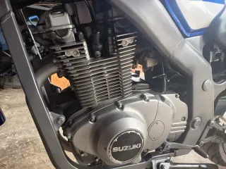 Suzuki GS 500 Azul y Plata