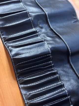 Manta color negro organizador de brochas de MAC