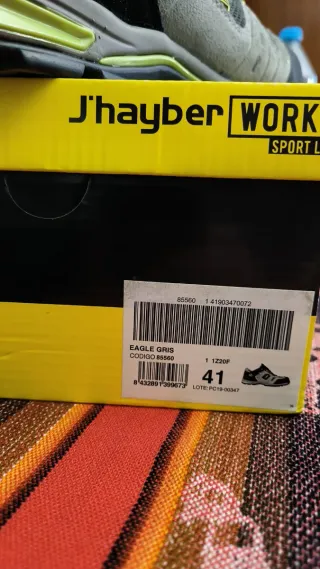 Zapatillas Jhayber Talla 41 Negras y Grises