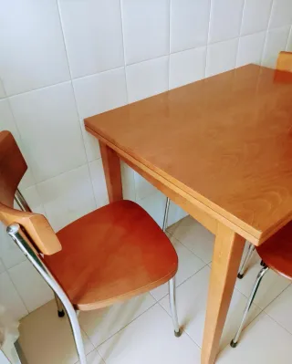 Mesa y 3 Sillas Cocina Madera