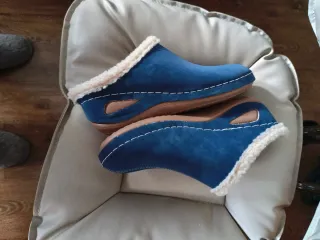 Zuecos forrados borreguito mujer