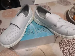 Zuecos seguridad SKARPPA blancos