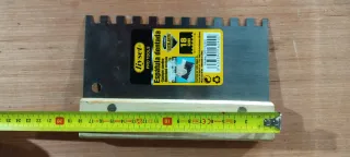 Espátula dentada Liyse 18 cm