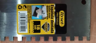 Espátula dentada Liyse 18 cm