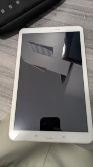 Tablet Samsung Blanca modelo tabA6