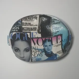 Monedero Estampado Revistas Vogue Azul