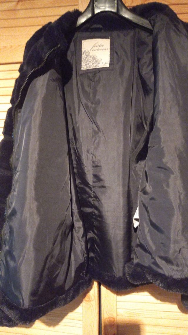 Abrigo de pelo negro