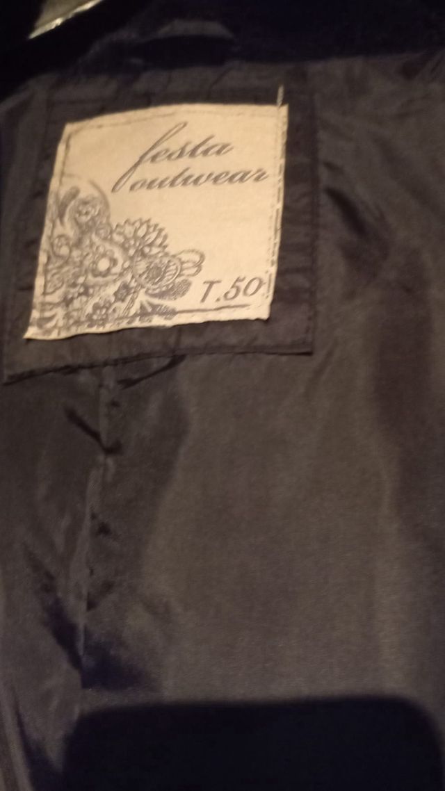 Abrigo de pelo negro