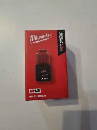 Batteria Milwaukee M12 3Ah RedLithium Nuova