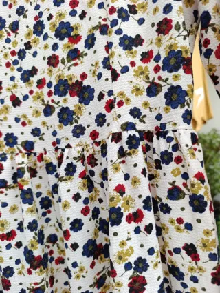Vestido floral Talla M/L, NUEVO