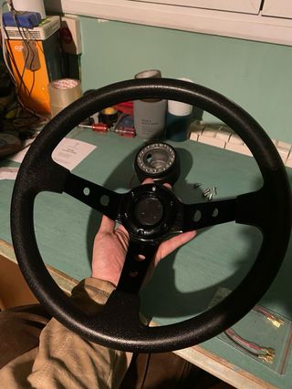 Volante desplazado + piña Opel Corsa B